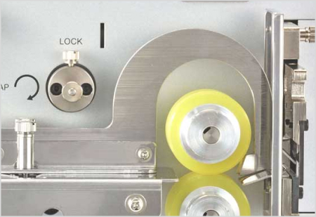 ZKC-16：ローラーギャップ調整機構